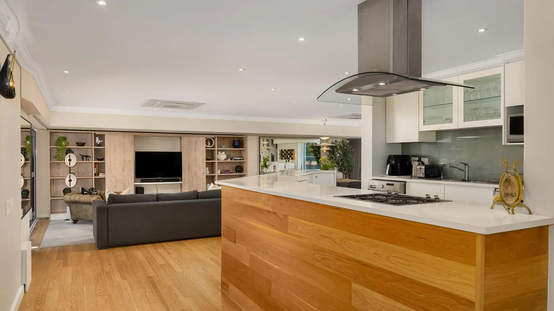 Spacious Luxury Apartment - Waterfront Cape Town