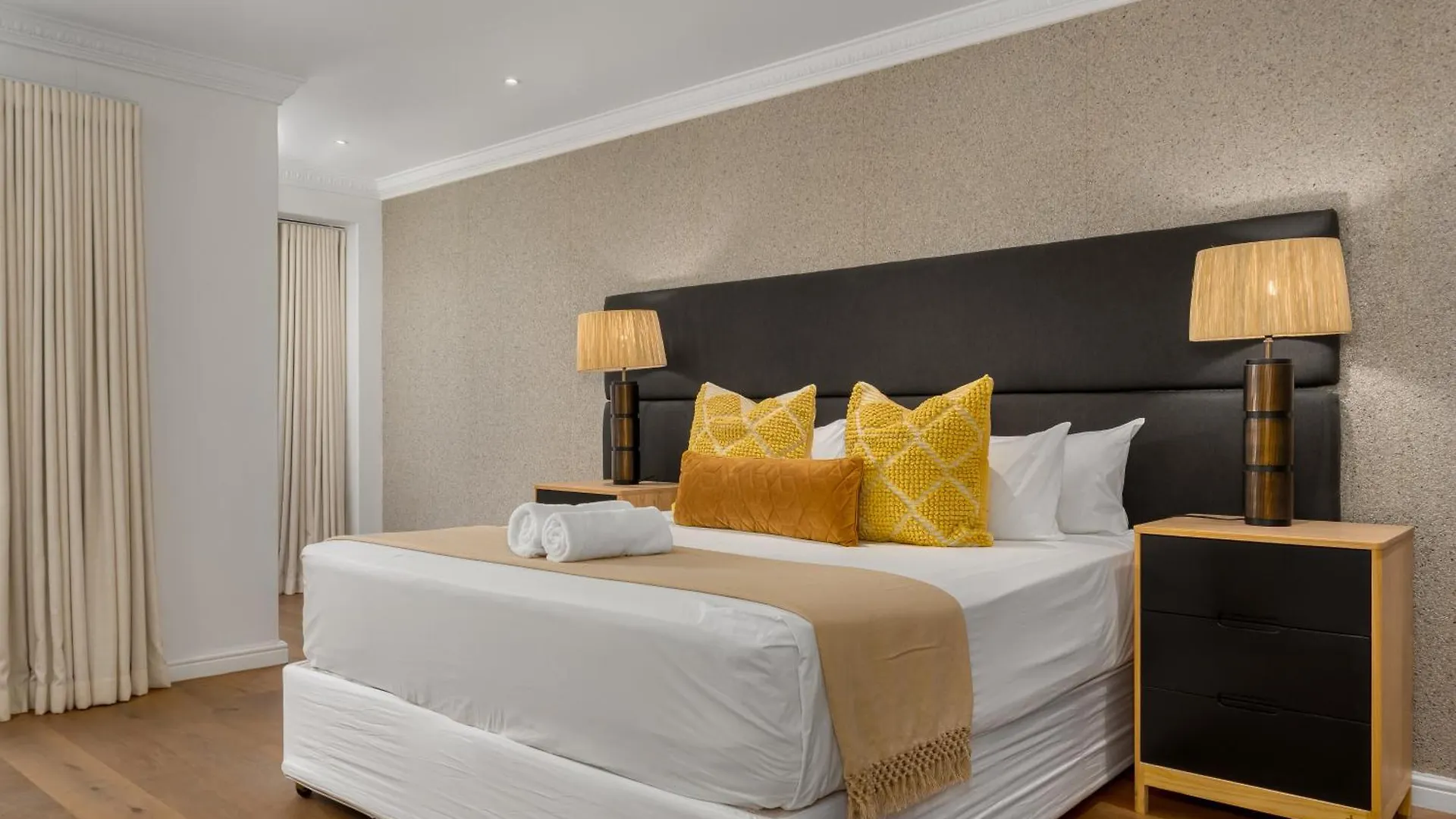 Spacious Luxury Apartment - Waterfront Cape Town South Africa