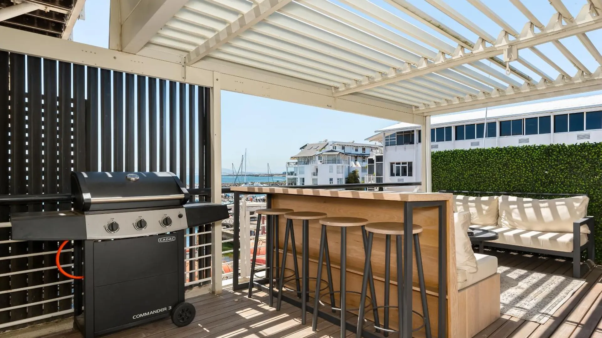 Spacious Luxury Apartment - Waterfront Cape Town